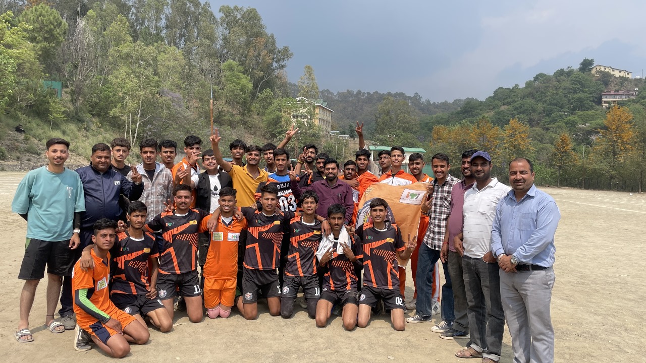 Ambuja-Cements-celebrates-rising-sports-talent-at-ITI-Darlaghat